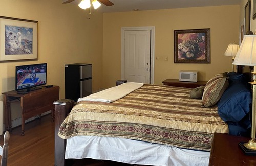 Warrenton Casa | Beautiful Bridal Suite in Manor on Five Acres