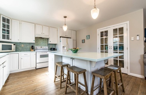 Bonnet Shores Casa | Beautiful & Bright Bonnet Shores Home with Views!