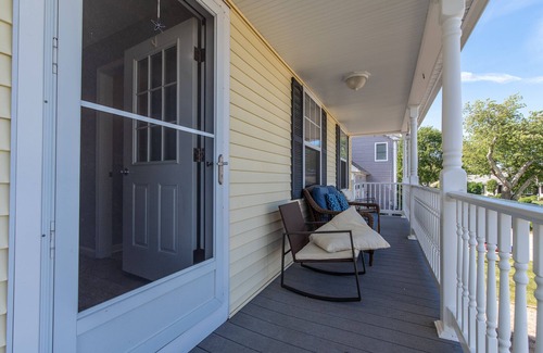 Bonnet Shores Casa | Beautiful & Bright Bonnet Shores Home with Views!
