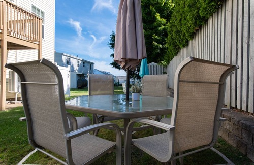 Bonnet Shores Casa | Beautiful & Bright Bonnet Shores Home with Views!