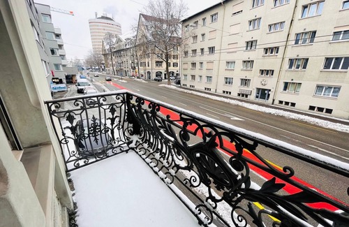 St. Gallen Apartamento | Beautiful, Bright, Large Apartment With Balcony Smarttv