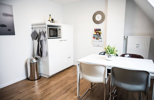 Freienohl Apartamento | Bonito y luminoso ático con vistas al bosque de Arnsberg.