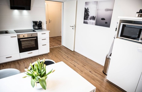 Freienohl Apartamento | Bonito y luminoso ático con vistas al bosque de Arnsberg.