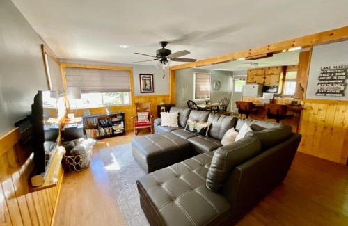 Nordman Casa | Beautiful Bungalow and Bunk House, Close to Lake