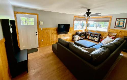 Nordman Casa | Beautiful Bungalow and Bunk House, Close to Lake