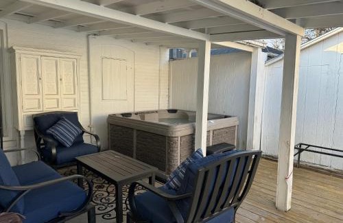 Madison Casa | Beautiful Bungalow on Main