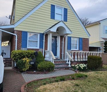 Elmont Casa | Beautiful C&C