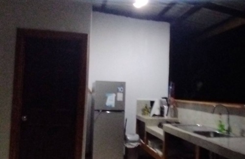 Quepos Casa | hermosa casa de contenedor con bellas vistas al mar ya la montaña
