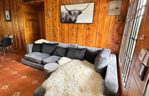 Canton Tarrazu Casa | Beautiful Cabin Bulldog”Frente a Destinos La Lucha