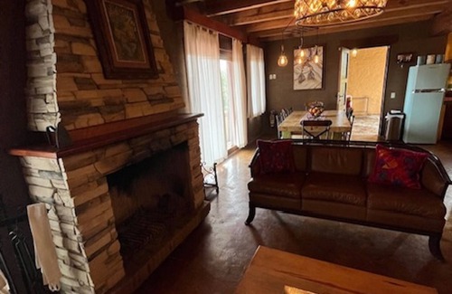 Tapalpa Cabina | Hermosa Cabaña Centro Tapalpa Horno Barro Asador 4 Rec 12 personas TV Wifi