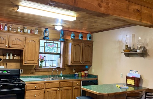 Hatton Cabina | Beautiful Cabin. Gillham lake. Enjoy the Hot Tub
