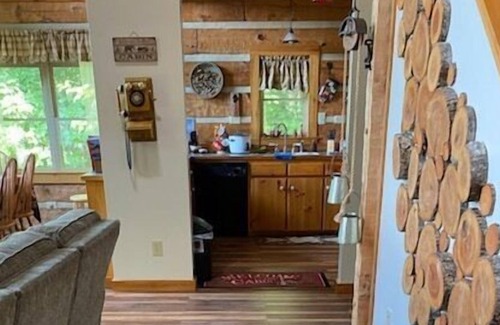 Grassy Creek Cabina | Dumenigo Cabin