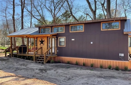 Mount Vernon Cabina | Beautiful Cabin Located in the Piney Woods of East Texas - 1 Bedroom/Double Loft