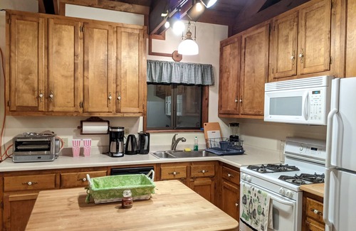 Camp Connell Chalet De Esquí | Beautiful Cabin Nestled in Trees (Dogs welcome)