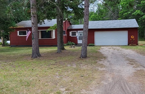 Mio Cabina | Beautiful Cabin near the AuSable River/Kayaks Included