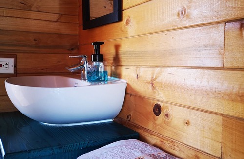 Tota Cabina | Beautiful cabin overlooking Tota lake, close to many touristic places