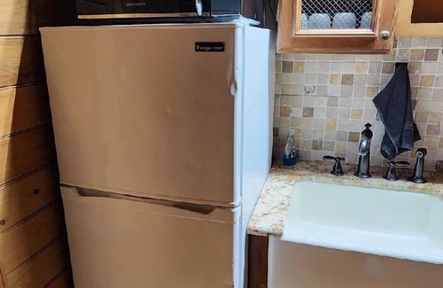 Denham Springs Cabina | Beautiful Cabin in a great neighborhood and minutes from Baton Rouge!!