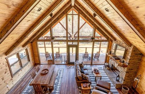 Topton Casa | Beautiful Cabin with Lofted Space and Deck in Topton, North Carolina