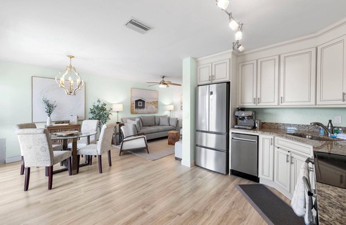 Shell Harbor Condominio | Beautiful Canal Front Tennisplace C32 Condo close to everything! NEW!
