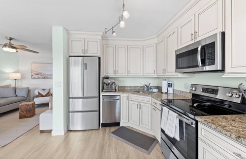 Shell Harbor Condominio | Beautiful Canal Front Tennisplace C32 Condo close to everything! NEW!
