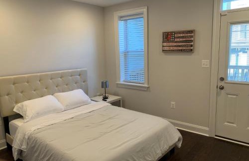 Highlandtown Casa | Beautiful Canton Home w/rooftop deck +Private parking