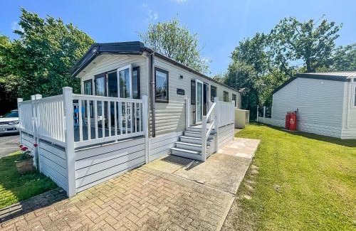 Saxmundham Otro | Beautiful Caravan With Decking At Carlton Meres Holiday Park, Suffolk Ref 60022M