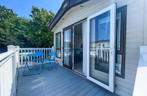 Saxmundham Otro | Beautiful Caravan With Decking At Carlton Meres Holiday Park, Suffolk Ref 60022M