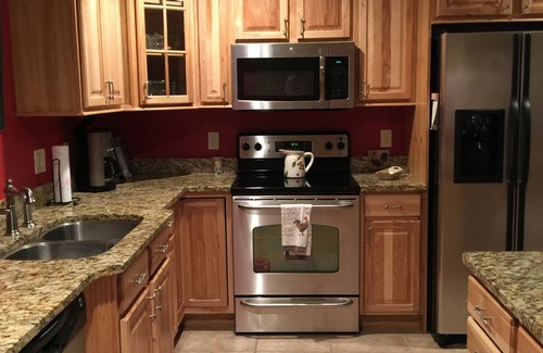 Arkdale Condominio | Hermosa Castle Rock Lake 3 Bedroom Penthouse Condo