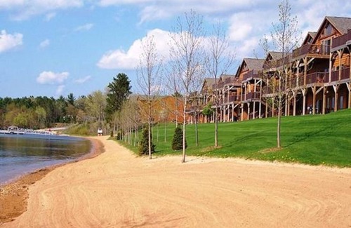 Arkdale Condominio | Hermosa Castle Rock Lake 3 Bedroom Penthouse Condo