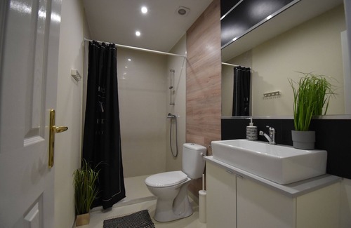 Nepszinhaz negyed Condominio | Hermosa central de 4 dormitorios / 4 baños