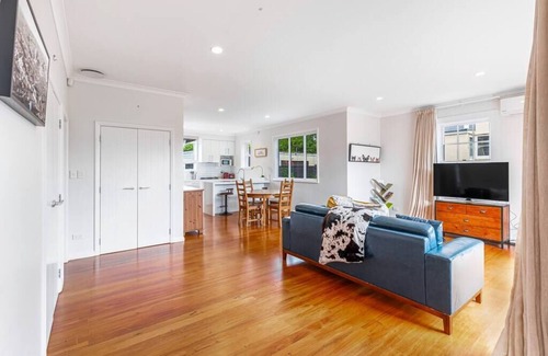 Greenlane - Ellerslie Casa | Beautiful Central Family Hideaway