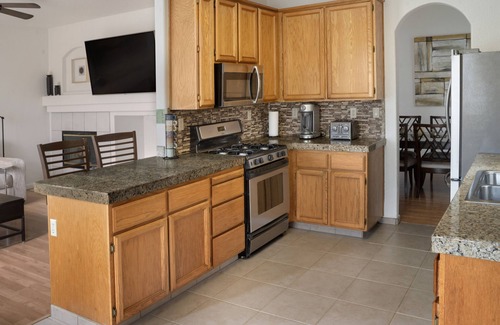 Roseville Casa | Beautiful, central located with pool and fire pit!