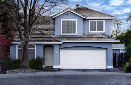 Roseville Casa | Beautiful, central located with pool and fire pit!