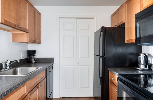 Central Square Apartamento | Beautiful Central Square 2BR nr T, by Blueground