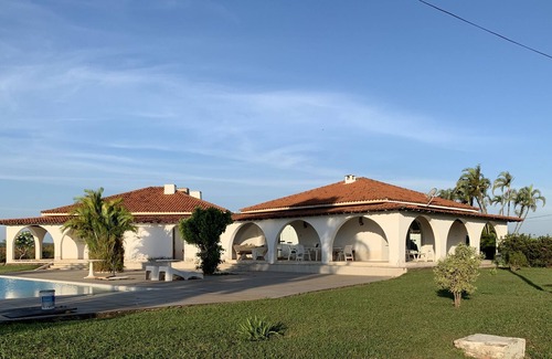 Sao Pedro Cabaña | Hermosa Chacara en Aguas de Sao Pedro - Estilo Mediterráneo