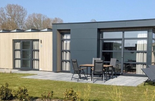 Enkhuizen Casa | Beautiful chalet "Leuke Plek" with garden on the IJsselmeer