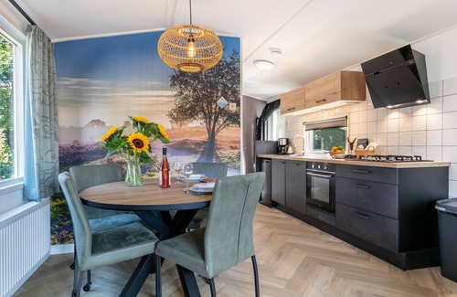 Hulshorst Chalet De Esquí | Beautiful chalet with wellness on the Veluwe