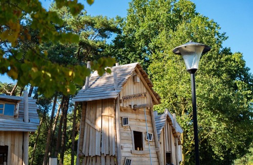 Municipality of Veldhoven Chalet De Esquí | Beautiful Chalet With Airco, in a Holiday Park