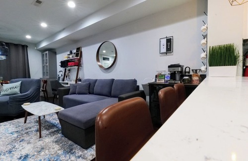 Trinidad Casa | Beautiful, Chic, 2 Bd/2.5 Ba, Metro & Free Parking