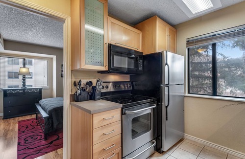 Greenwood Village Condominio | Limpio, tranquilo hermoso condominio! Situado en el centro de DTC