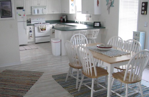 Surf City Casa | Actualizado, hermoso autor 'Mayberry by the Sea' Inicio - Patio de perros cercado
