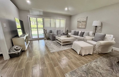 Hunt Club Cabaña | Beautiful Cottage located inside PGA National