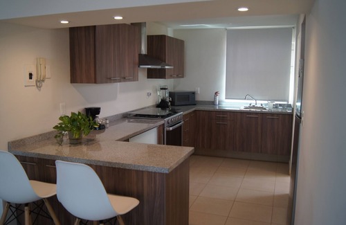 Zapopan Apartamento | Beautiful comfortable, bright and spacious apartment. In front of a nice park.
