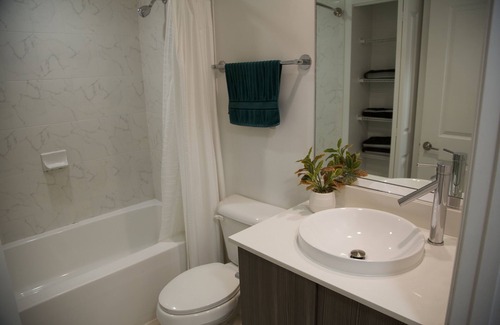 Miami Lakes Apartamento | beautiful comfortable townhouse apartment, located in the must peaceful area.