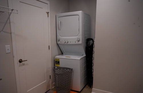 St. Peters Condominio | Beautiful & Comfortable1b/1ba Condo-+24 hr Gym +Onsite Pkng+Close to Stores