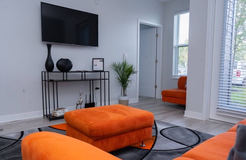 St. Peters Condominio | Beautiful & Comfortable1b/1ba Condo-+24 hr Gym +Onsite Pkng+Close to Stores