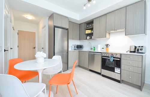 Downsview Condominio | Beautiful Condo 2 Bed 2 Bath Close to All Highways