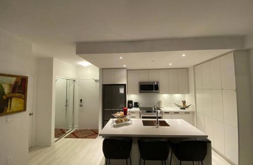 Innisfil Apartamento | Beautiful Condo, 2 Bedrooms and a Den in Friday Harbour Resort!
