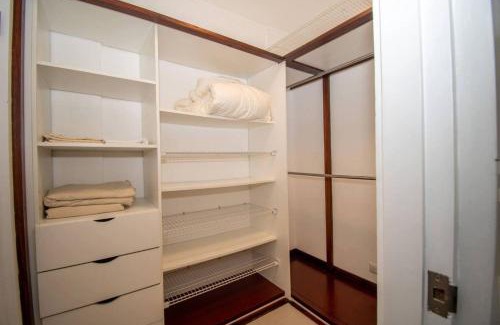 Escazú Casa | Beautiful Condo just steps from Avenida Escazu in an unbeatable location