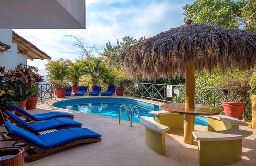Conchas Chinas Condominio | Beautiful Condo Ocean view